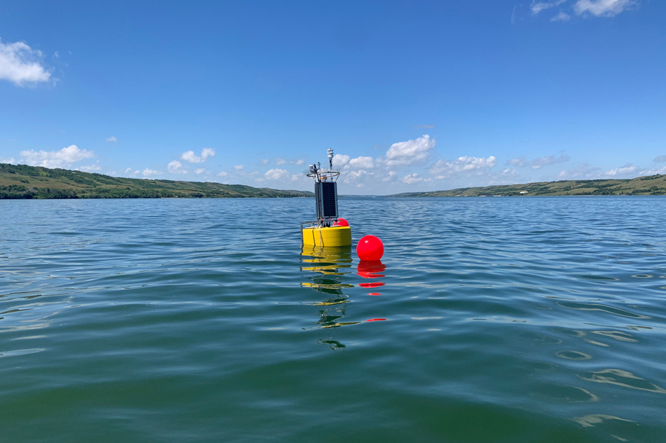 Superbuoy (a CB-950) deployed on Buffalo Pound Lake on a clear day (Credit: Katy Nugent / Global Institute for Water Security)